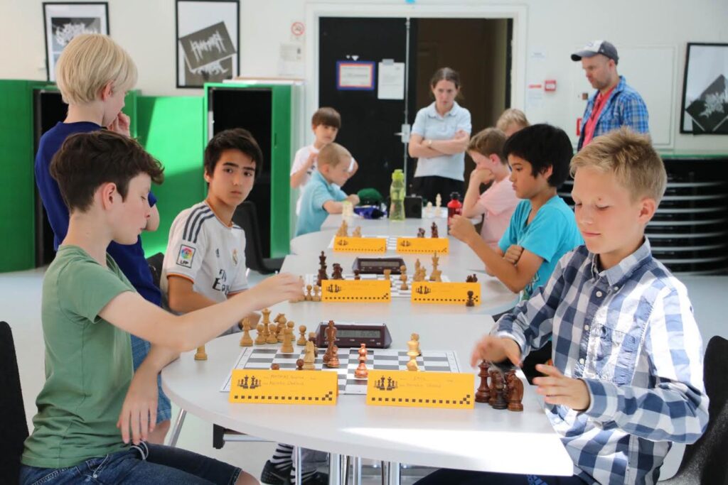 Mathias vs Emil i Mestergruppen